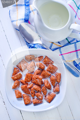 Image of dry breakfast with milk