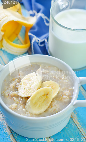 Image of oat flakes with banana