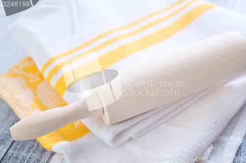 Image of roling on kitchen towel