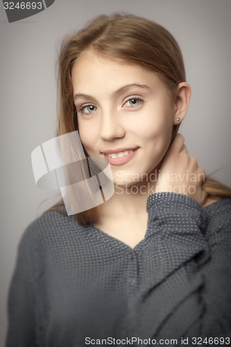 Image of teenage girl