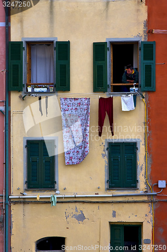 Image of windows in the city of riomaggiore