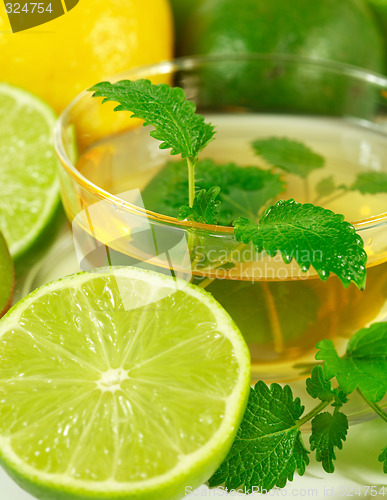 Image of Green tea with fresh mint