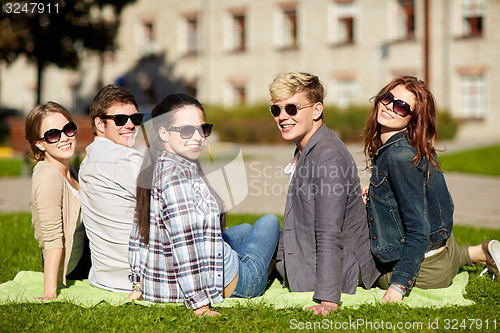 Image of group of students or teenagers hanging out