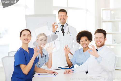 Image of group of doctors on presentation at hospital