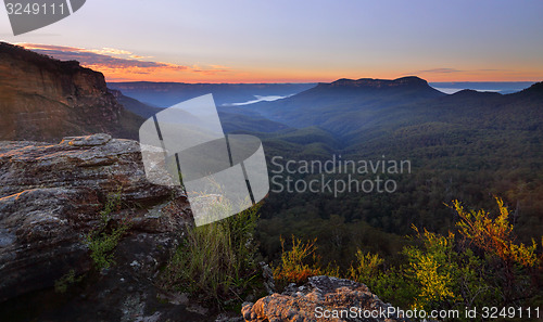 Image of Sunrise over Jamison Valley Mt Solitary