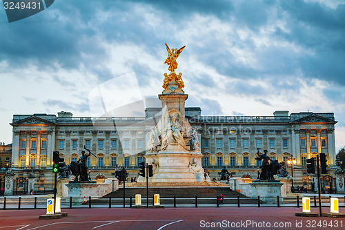 Image of Buckingham palace in London, Great Britain