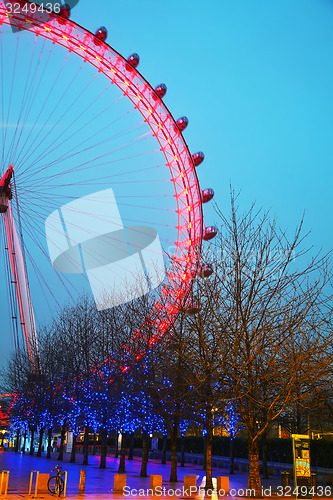 Image of The London Eye Ferris wheel in the evening