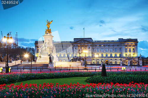 Image of Buckingham palace in London, Great Britain