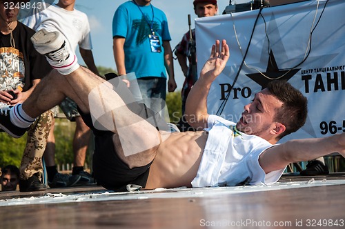 Image of Young dancer break dance