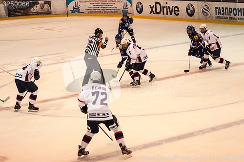 Image of Hockey with the puck 