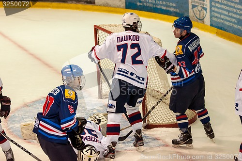 Image of Hockey with the puck 