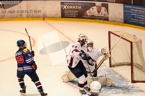 Image of Hockey with the puck 