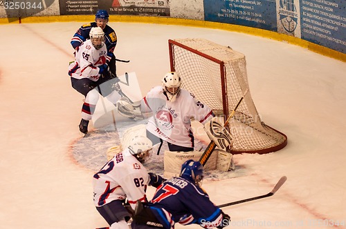 Image of Hockey with the puck 