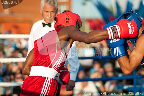 Image of A boxing match between Alayn Limonta (Havana, Cuba) and Mamedov Gabil (Orenburg, Russia)