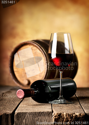 Image of Wine and cask on table