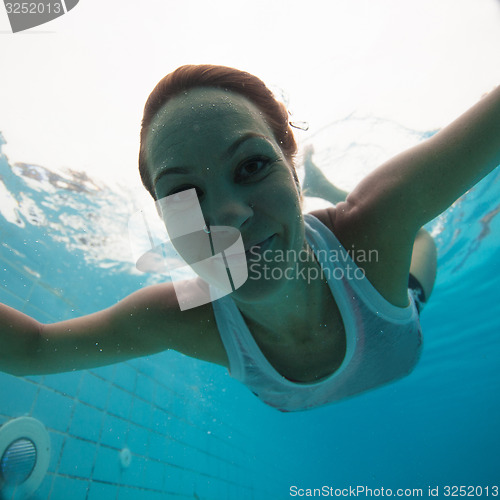 Image of Underwater in a pool