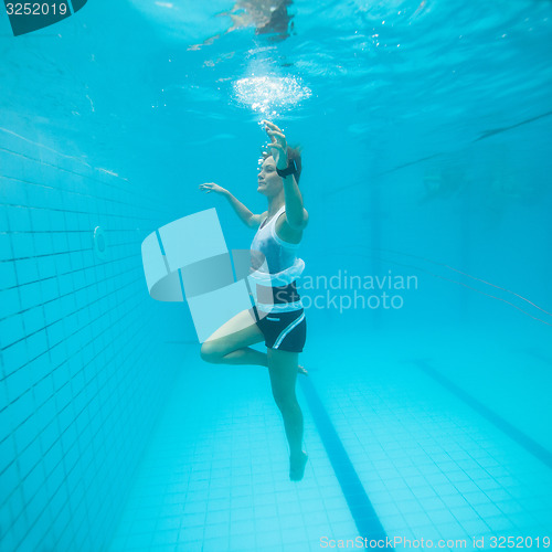 Image of Underwater in a pool