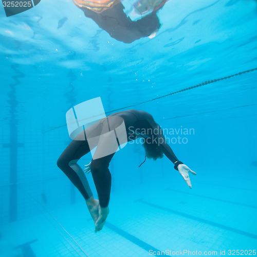 Image of Underwater in a pool