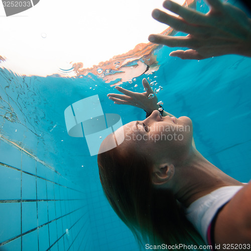 Image of Underwater in a pool