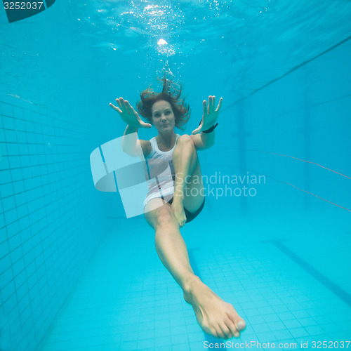 Image of Underwater in a pool