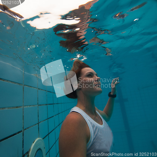 Image of Underwater in a pool