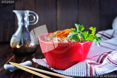 Image of rice noodles with meat 
