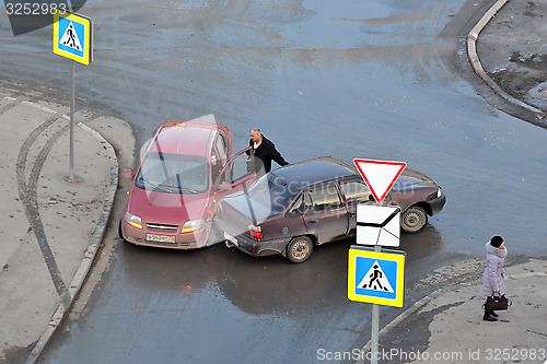 Image of crash of passenger cars on the road in Tyumen, Russia
