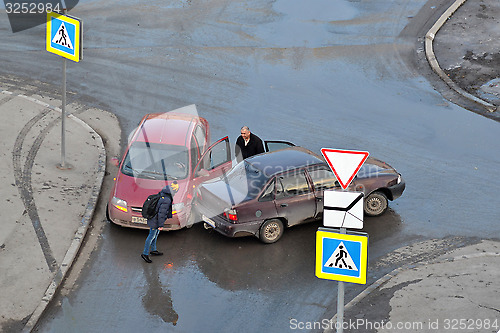 Image of crash of passenger cars on the road in Tyumen, Russia.