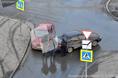 Image of crash of passenger cars on the road in Tyumen, Russia.