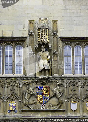 Image of University of Cambridge, Trinity college, statue of king Henry V