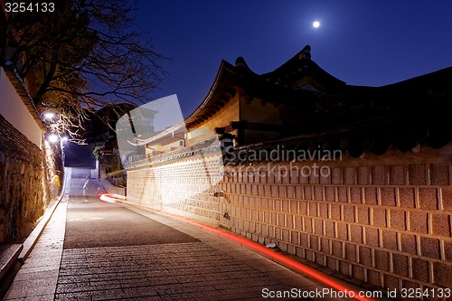 Image of Bukchon Hanok historic district in Seoul, South Korea.