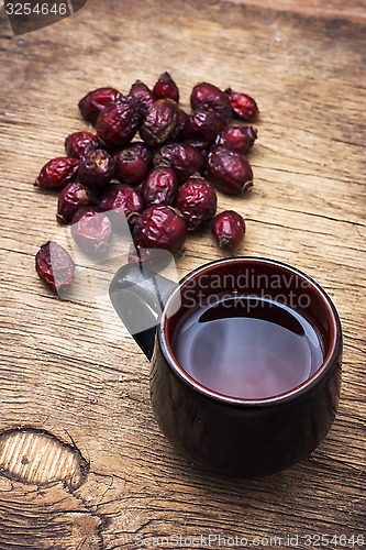 Image of tea brewed with rose hips