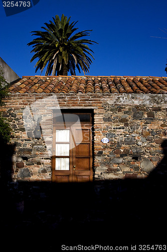 Image of door  in the centre of colonia del sacramento uruguay