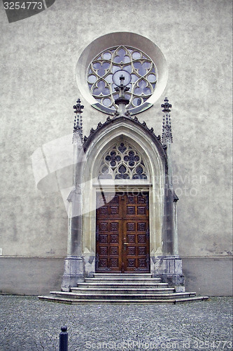 Image of stairs and church in felkierk