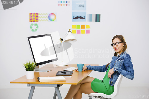 Image of Casual businesswoman 