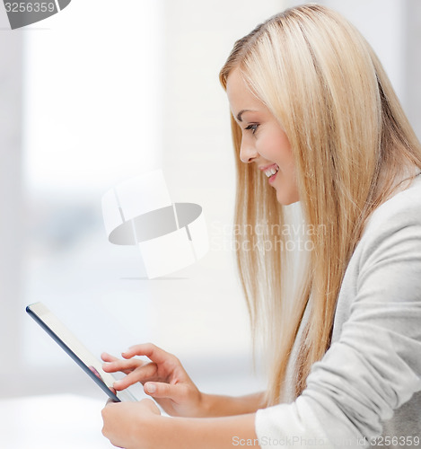 Image of woman with tablet pc