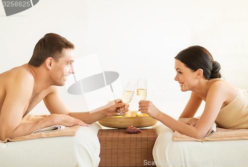 Image of couple in spa