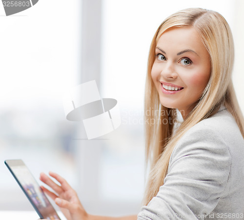 Image of woman with tablet pc