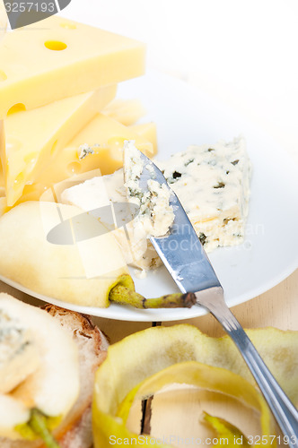 Image of cheese and pears