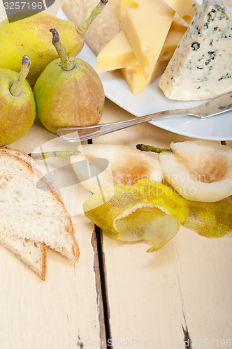 Image of fresh pears and cheese