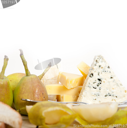 Image of fresh pears and cheese