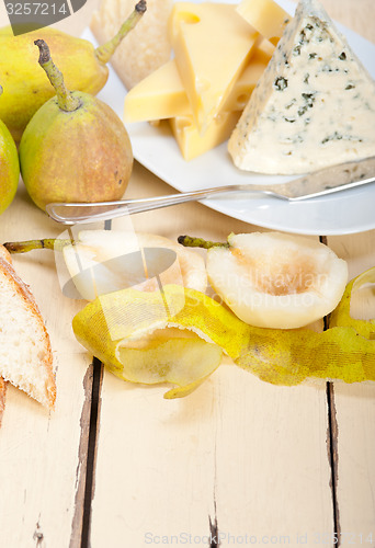 Image of fresh pears and cheese