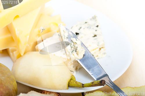 Image of cheese and pears