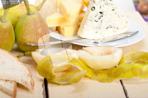 Image of fresh pears and cheese