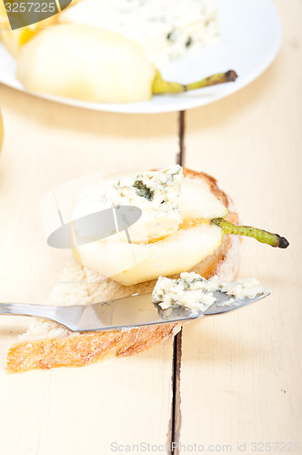 Image of cheese and pears