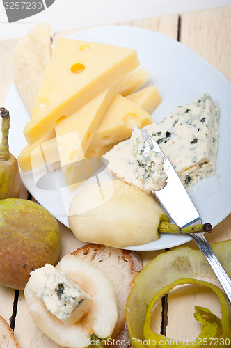 Image of cheese and pears