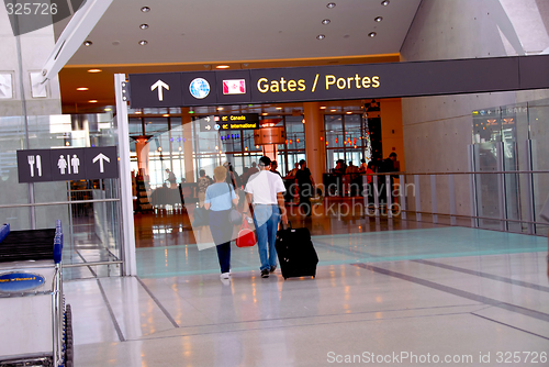 Image of People gate airport