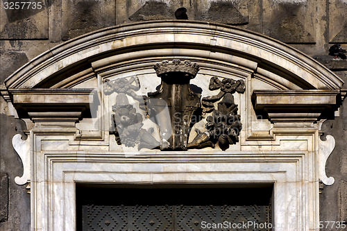 Image of  brown gate  in church 