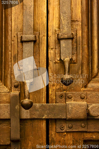 Image of brown iron safety lock 