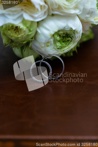 Image of Bouquet of white roses